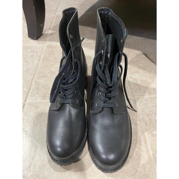 Frye #7748 black laced up boots size 10 (BO500 - Picture 6 of 7